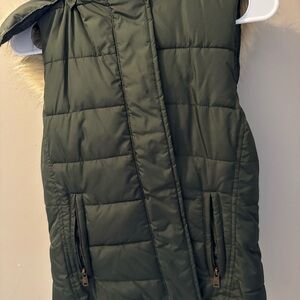 Banana Republic Olive Green Puffer Vest